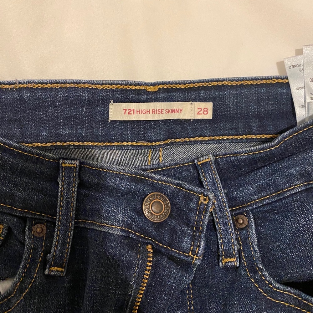 Levi 721 High Rise Skinny Jeans